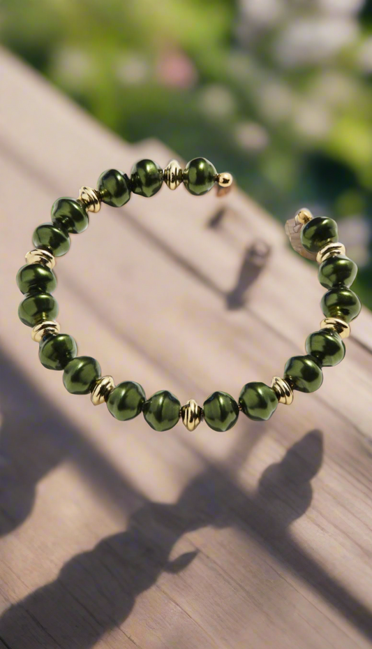Alex and Ani – Sea Sultry Cuff, Green Pearls, Rafaelian Gold Beads