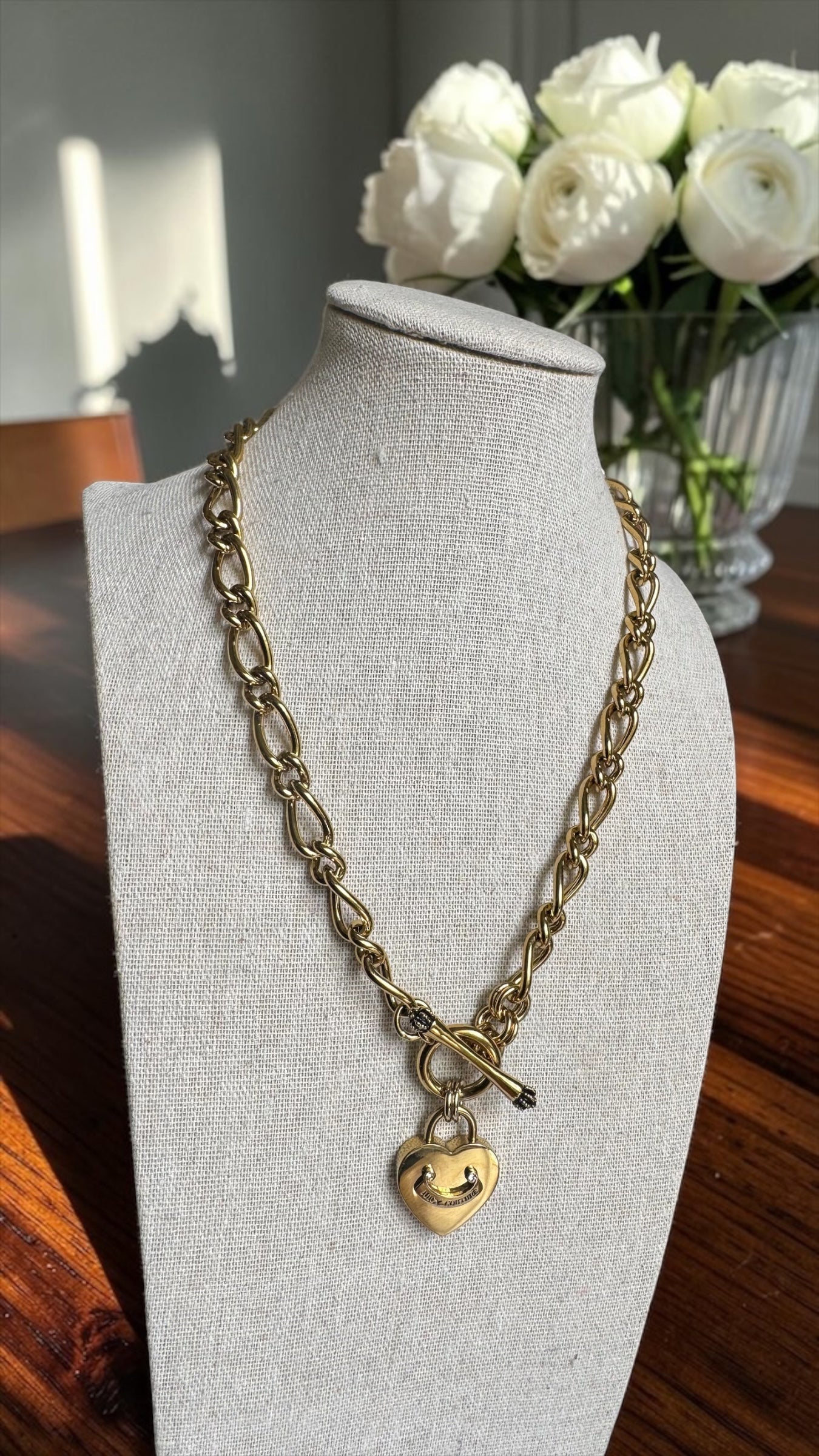 Vintage Juicy Couture ‘Royal Couture’ Gold Heart Large Link Toggle Necklace